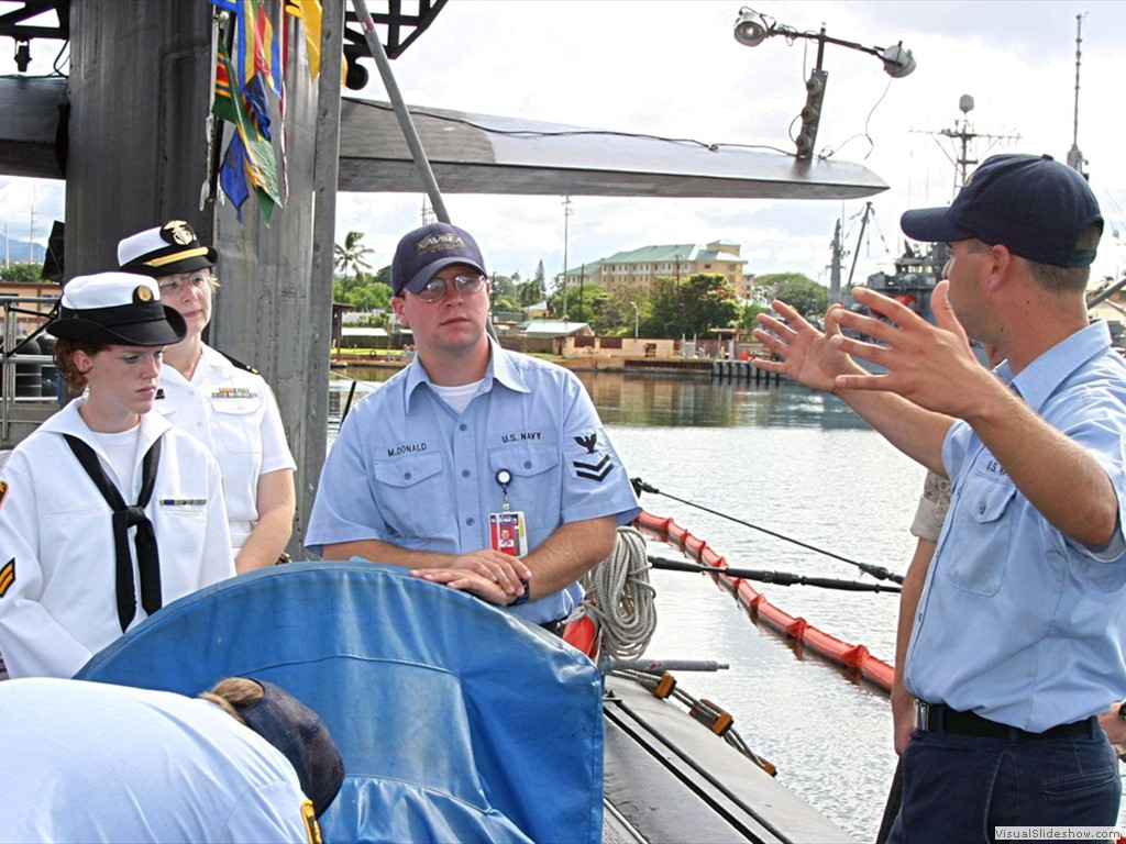 Honolulu (SSN-718)-19